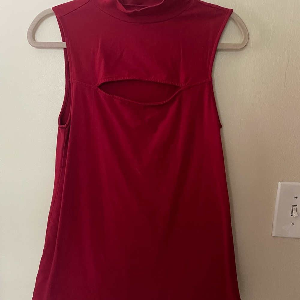 NEVER BEEN WORN red cut out mock neck tank